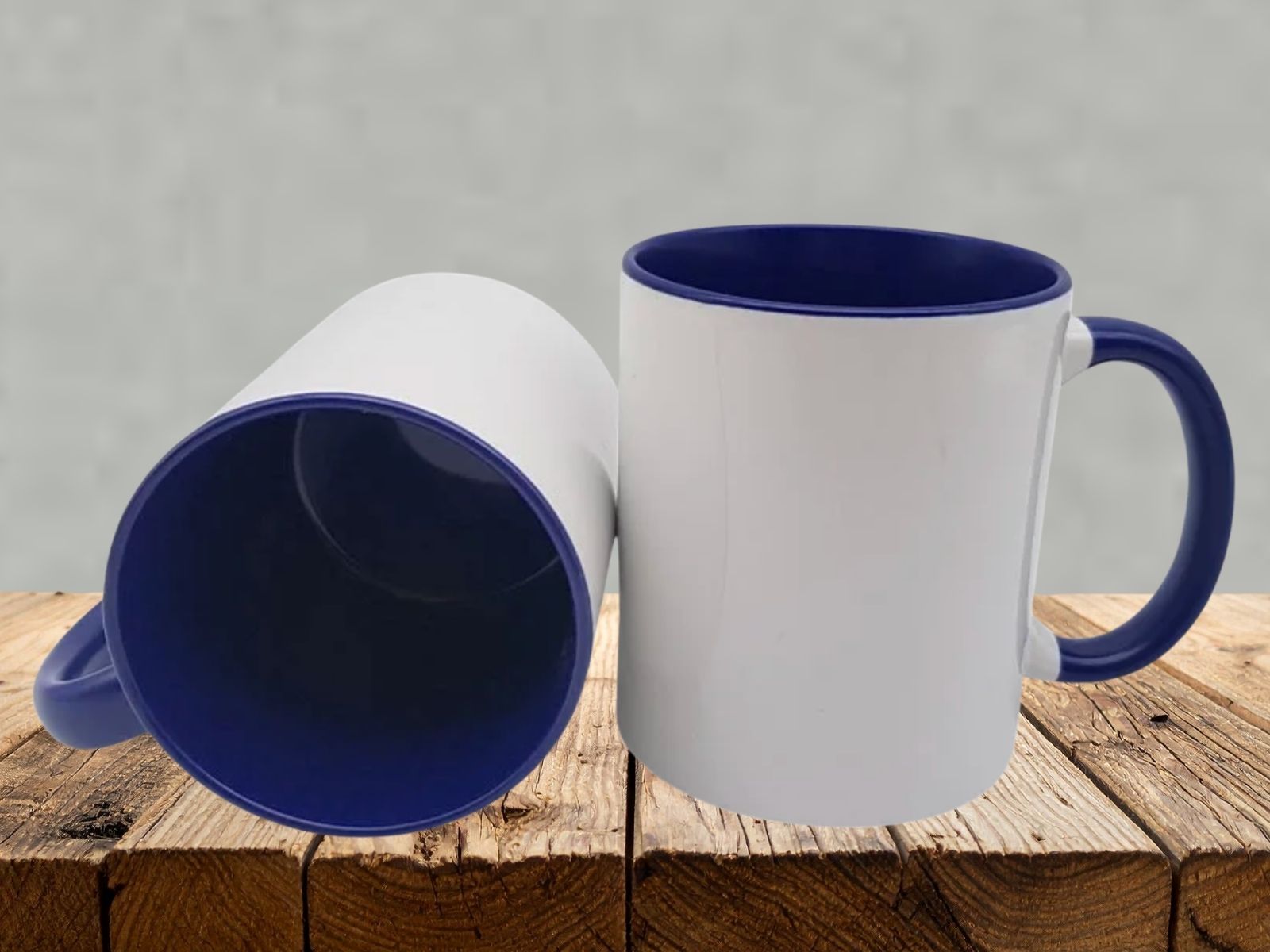 Caneca com alça e interior azul escuro 325ml