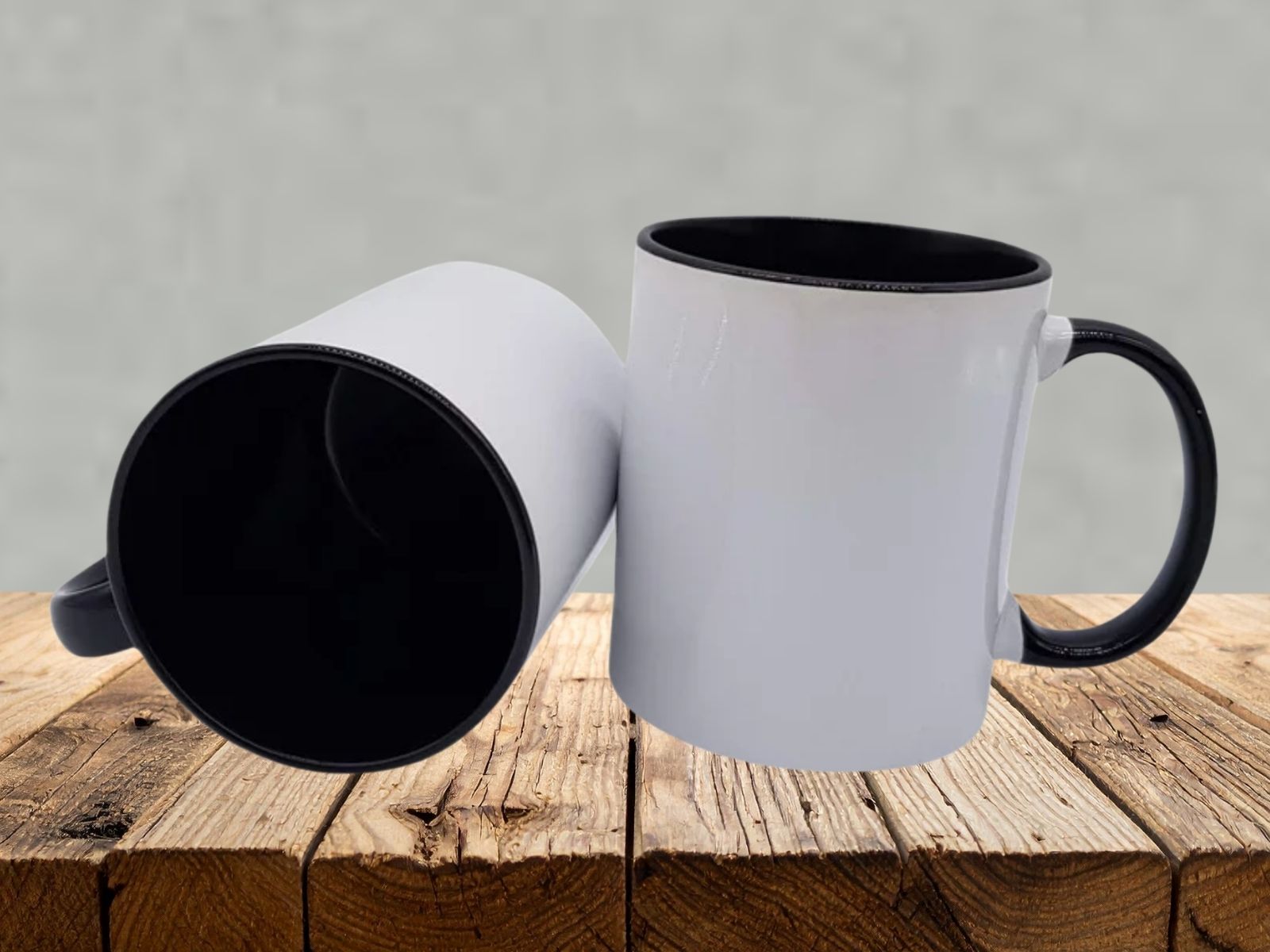 Caneca com alça e interior preto 325ml